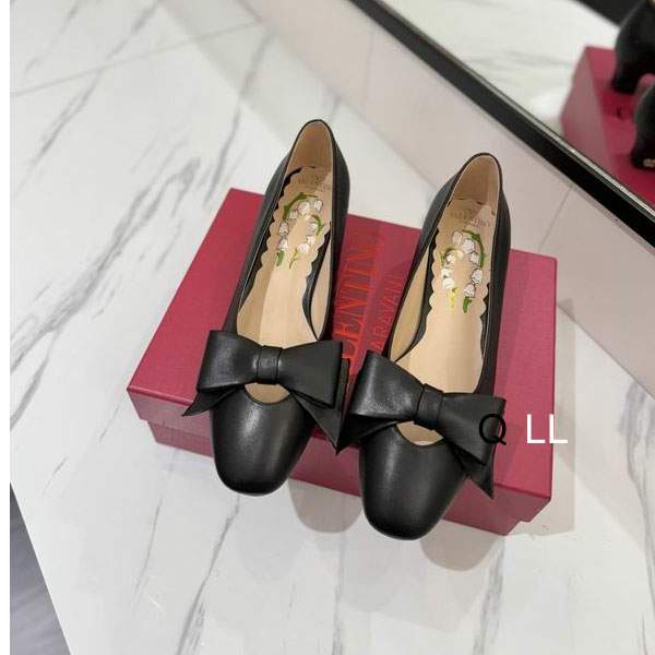 Picture of Valentino Shoes _SKUValentinosz35-405CMLL030120221